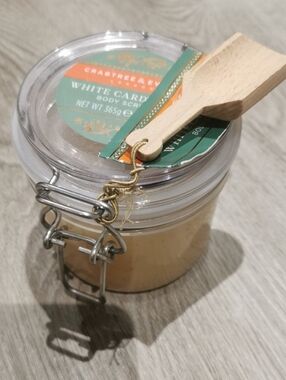 Crabtree & Evelyn White Gardenia Body Scrub - Cream & Green Label